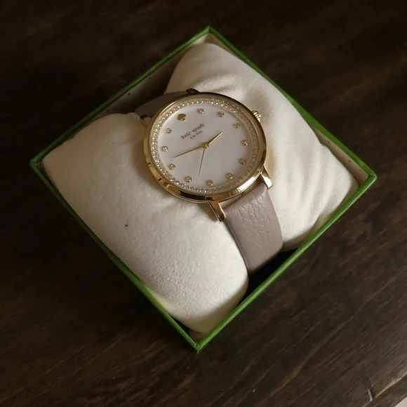 KATE SPADE Gold and Cream Watch with Tan Strap 💙 - Picture 3 of 9